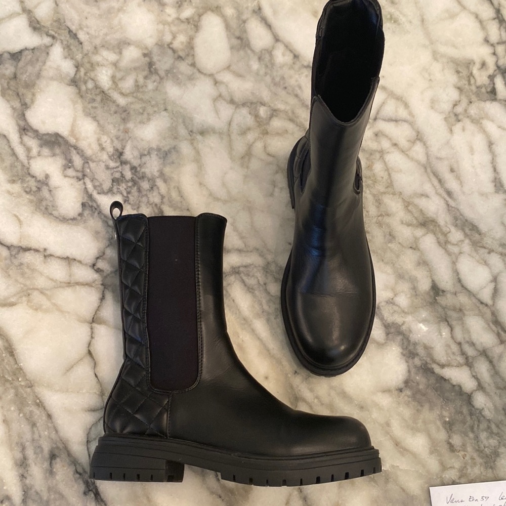 MAKE AN OFFER on this pair of Liliana Mid calf Moto Boot Lug Heel Black Sz 9